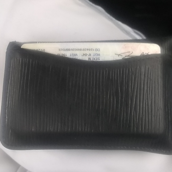 Louis Vuitton  Wallet - Picture 3 of 3